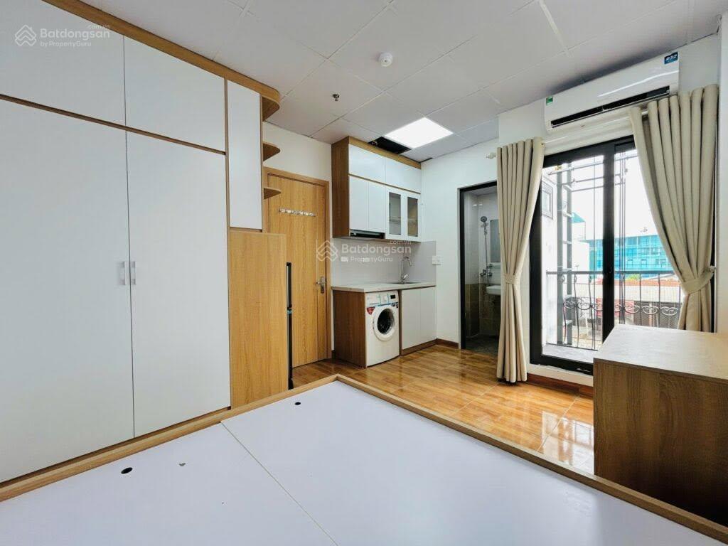 Cho thuê căn hộ ccmn ngõ 1194 đường láng  đầy đủ đồ  ban công thoáng máy giặt riêng  giá 5tr5