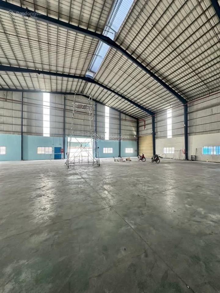 Cho thuê xưởng sản xuất kho chứa hàng dt 5200m2, kcn đức hòa long an, giá rẻ