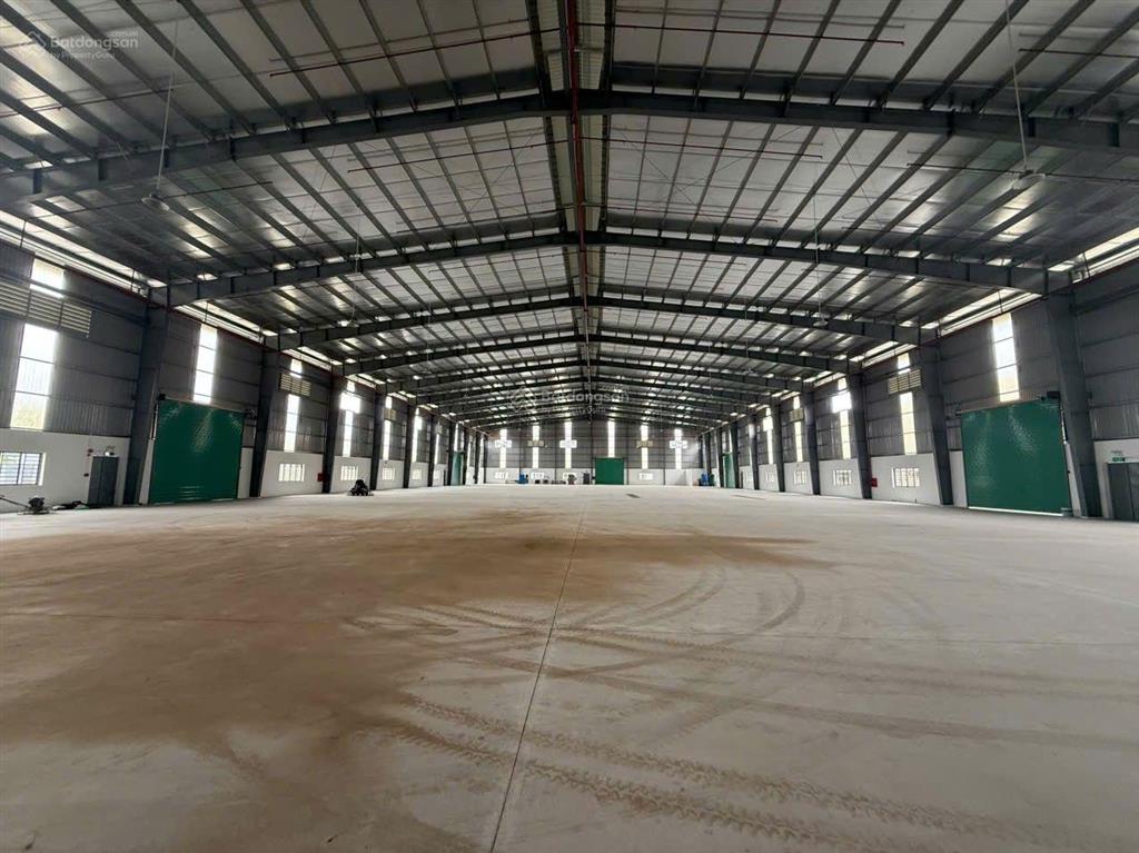 Bán xưởng sản xuất kho chứa hàng dt 10.000m2, kcn đức hòa long an, giá rẻ