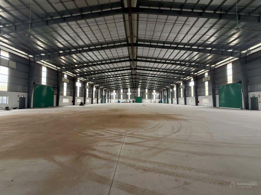 Bán xưởng sản xuất kho chứa hàng dt 10.000m2, kcn đức hòa long an, giá rẻ