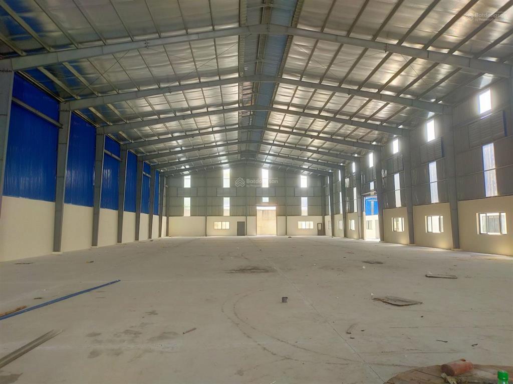 Hàng hiếm. bán xưởng dt 2000m kcn hoàng gia xuyên á uc hoà long an
