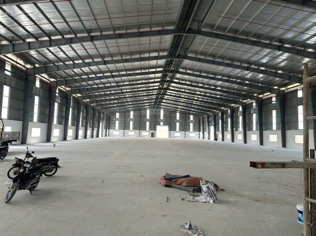 Cho thuê kho chứa hàng và sản xuất dt 2700m giá rẻ