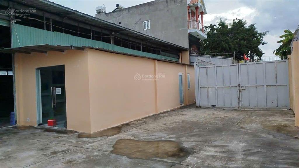 Bán xưởng sản xuất dt 1100m2 hóc môn giá rẻ