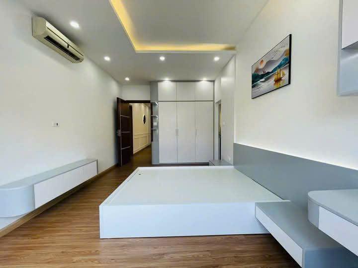 Chính chủ cần bán nhanh căn hộ 4 phòng ngủ ( 156m2) Chung cư cao cấp Ngoại Giao Đoàn.