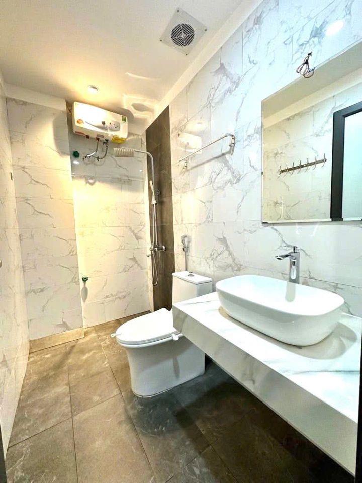 Bán nhà đẹp ngõ 401 Xuân Đỉnh – 3 ngủ - 5 tầng – sẵn thang máy – chỉ 8,8 tỷ.