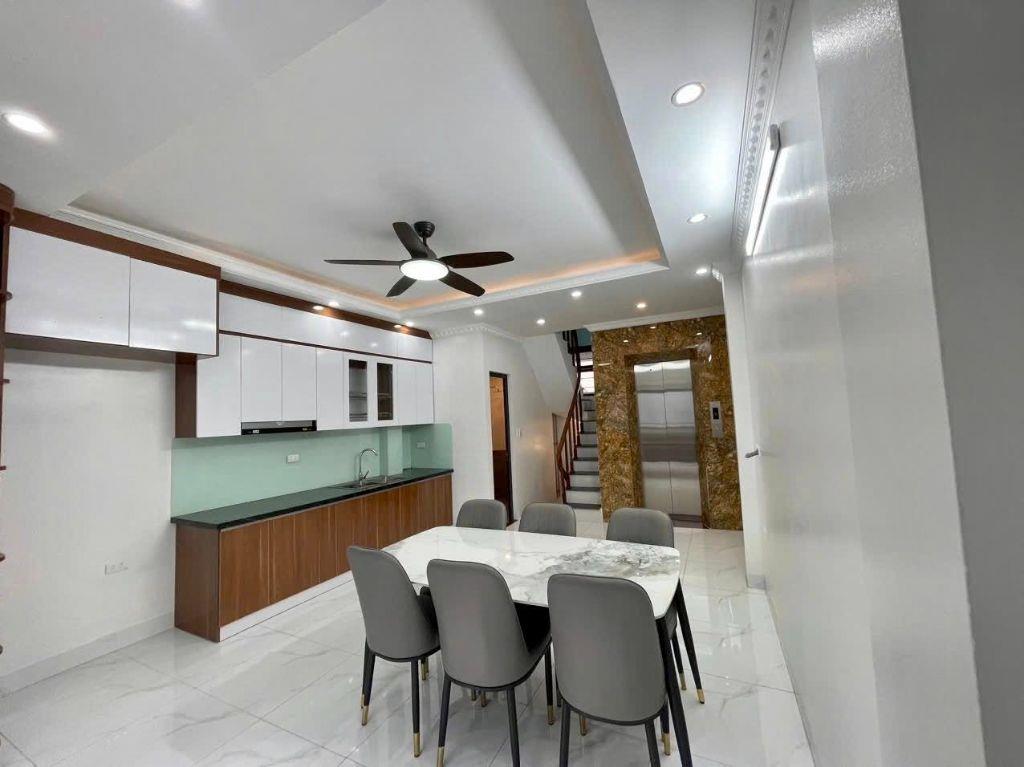 Hạ giá, Bán gấp căn nhà ngõ 401 Xuân Đỉnh – 5 tầng – thang máy – chỉ 8,8 tỷ.