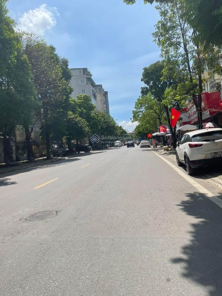 Bán đất đấu giá tứ hiệp  dt 84 m2, mt 6 mét , vỉa hè  kinh doanh  giá 26,5 tỷ