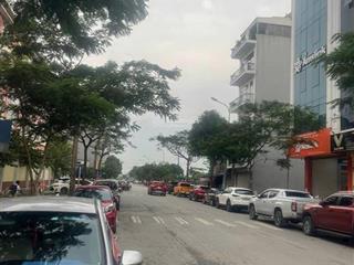 Bán đất đấu giá tứ hiệp  dt 84 m2, mt 6 mét, vỉa hè  kinh doanh  giá 22,1 tỷ