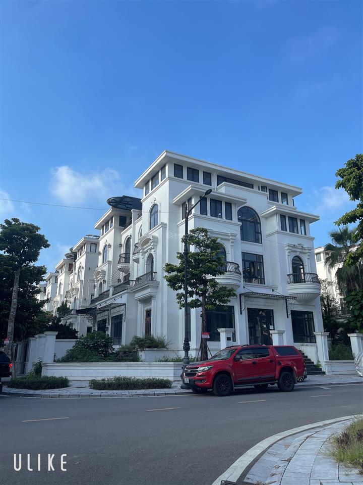 Bán nhà louis city  hoàng mai  dt 100 mét / 5 tầng  mặt tiền 5 mét  giá 27,9 tỷ