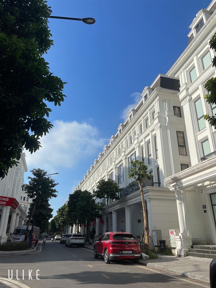 Bán nhà louis city  hoàng mai  dt 100 mét / 5 tầng  mặt tiền 5 mét  giá 27,9 tỷ