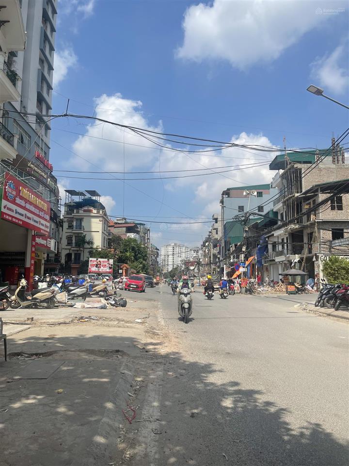 Bán nhà mặt phố lĩnh nam  dt 100 mét  5 tầng  mặt tiền rộng  vỉa hè  giá 31,9 tỷ