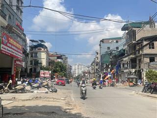 Bán nhà mặt phố lĩnh nam  dt 100 mét  5 tầng  mặt tiền rộng  vỉa hè  giá 31,9 tỷ