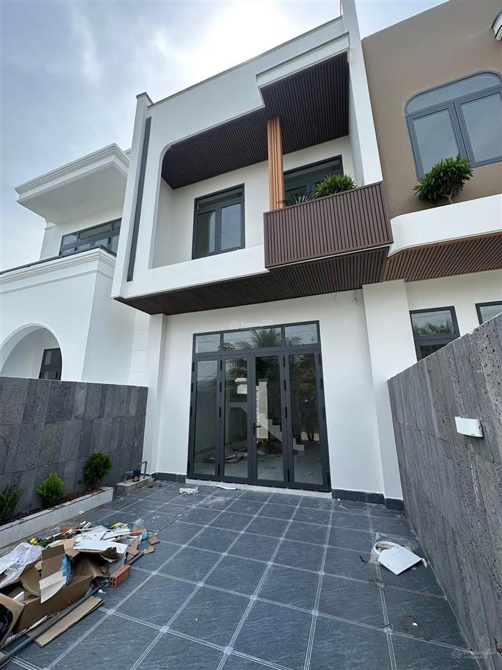 Nhà 1 trệt 1 lầu hiện đại  sổ hồng riêng ngay sân golf long thành, tp. biên hoà