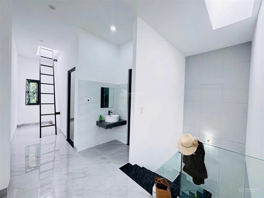 Siêu phẩm, nhà lầu xây mới sổ riêng thổ cư 100% ngay bệnh viện da liễu, trảng dài