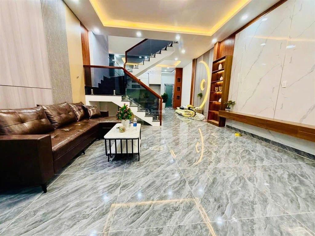 Bán nhà trả góp chỉ với 700 triệu ngay cổng 11 p.phước tân, nhà có gpxd và hoàn công