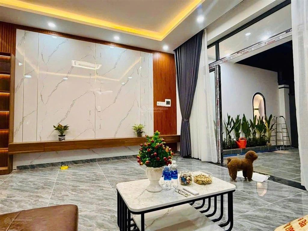 Bán nhà trả góp chỉ với 700 triệu ngay cổng 11 p.phước tân, nhà có gpxd và hoàn công