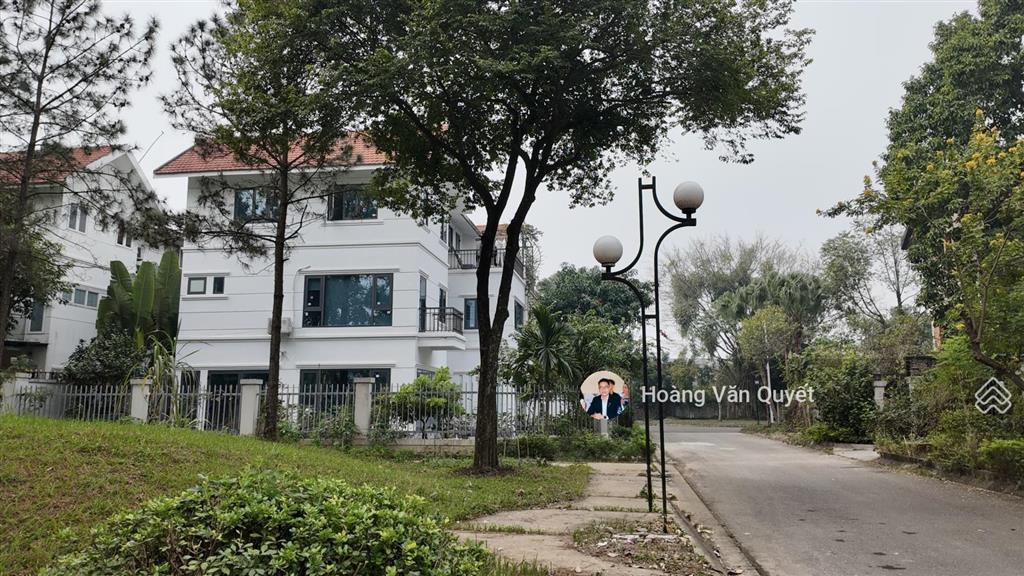 Bán biệt thự góc 237m2 view đồi thông, nhà hoàn thiện và cho thuê. giá bán 83tr/m2 gặp chính chủ