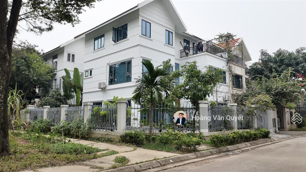 Bán biệt thự góc 237m2 view đồi thông, nhà hoàn thiện và cho thuê. giá bán 83tr/m2 gặp chính chủ
