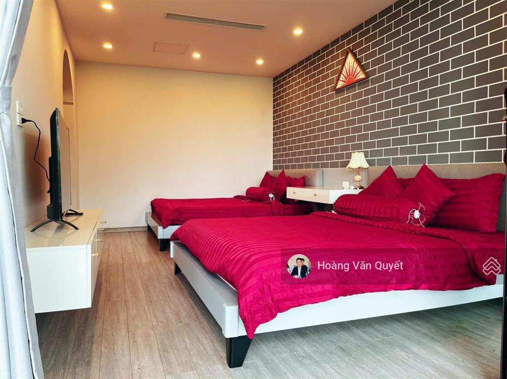 Bán biệt thự mặt hồ dãy ha venus resort 250m2 hoàn thiện 3pn đồ đẹp. giá 13,x tỷ  0962 202 ***