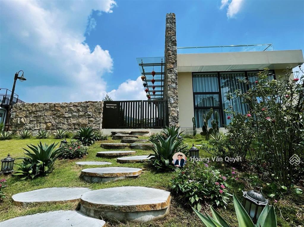 Bán biệt thự mặt hồ dãy ha venus resort 250m2 hoàn thiện 3pn đồ đẹp. giá 13,x tỷ  0962 202 ***