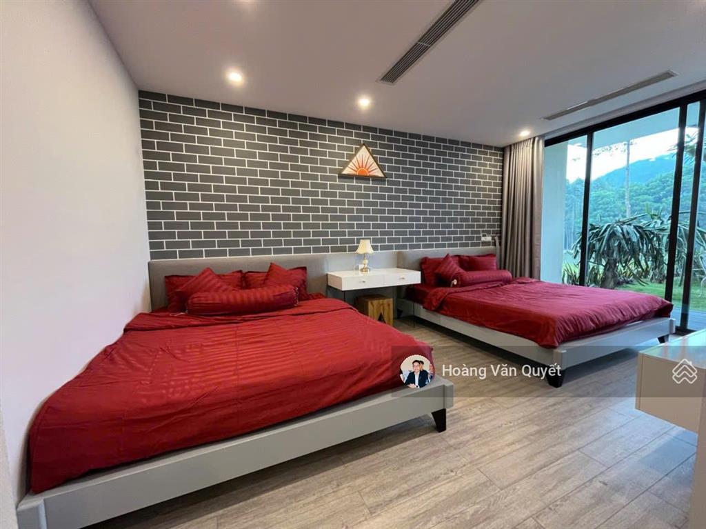 Bán biệt thự mặt hồ dãy ha venus resort 250m2 hoàn thiện 3pn đồ đẹp. giá 13,x tỷ  0962 202 ***