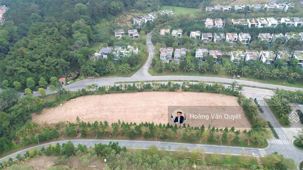 Bán biệt thự xây thô 250m2 mặt hồ venus resort thêm đất mở rộng 200m2 chỉ 12 tỷ.  0962 202 ***