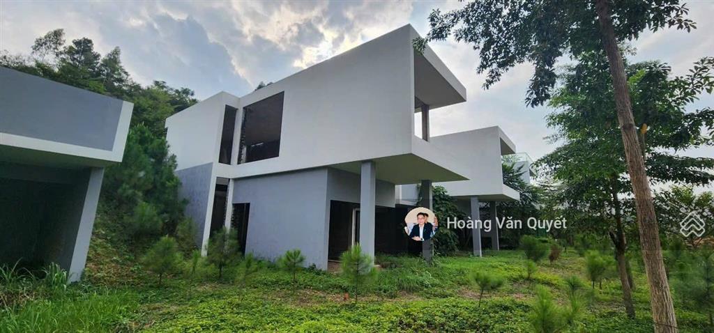Bán biệt thự xây thô 250m2 mặt hồ venus resort thêm đất mở rộng 200m2 chỉ 12 tỷ.  0962 202 ***