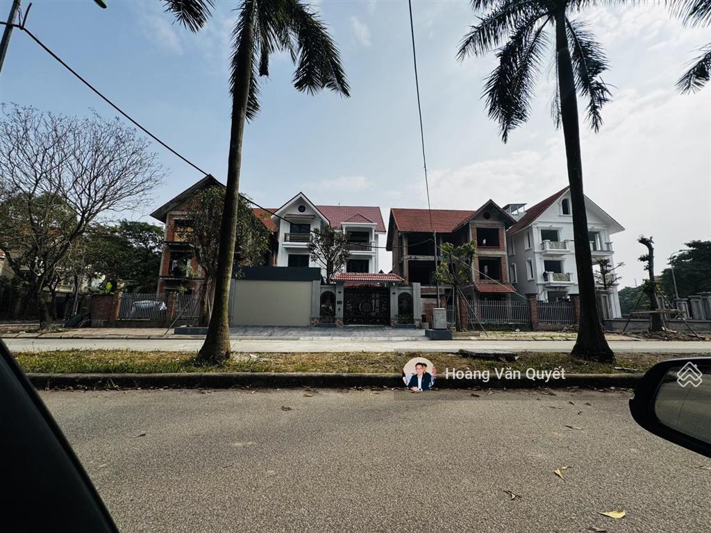 Bán biệt thự song lập 197m2 khu đô thị quang minh xây thô sẵn sổ giá nhỉnh 12 tỷ.  0962 202 ***