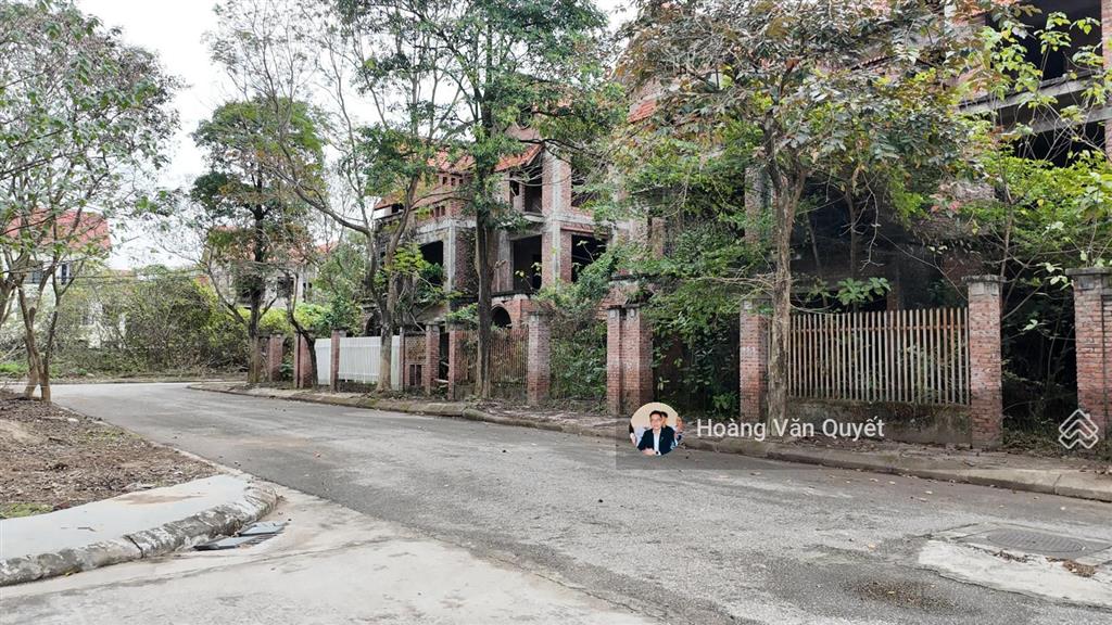 Bán biệt thự song lập 197m2 khu đô thị quang minh xây thô sẵn sổ giá nhỉnh 12 tỷ.  0962 202 ***