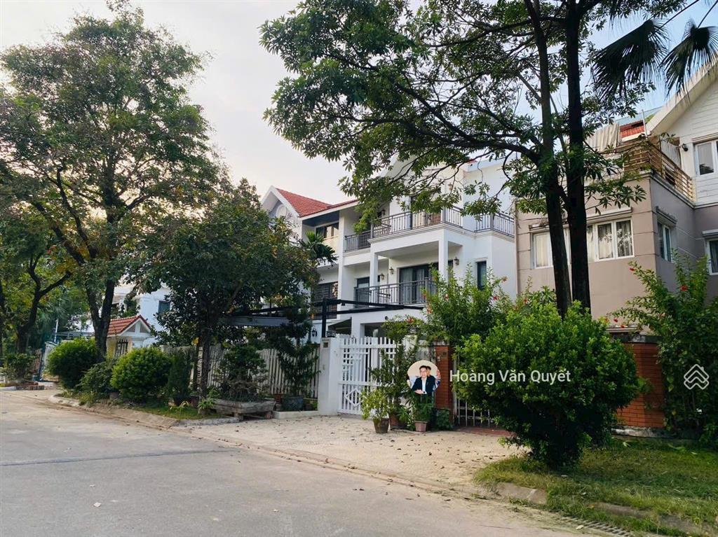 Bán biệt thự 241,5m2 hoa bằng lăng kđt quang minh đường 19,5m, hoàn thiện 3pn giá 20 tỷ. 0962 202 ***