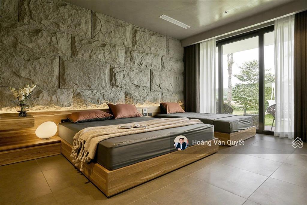 Bán biệt thự mặt hồ venus resort 250m2 sổ lâu dài 3pn full nội thất giá 13,5 tỷ.  0962 202 ***