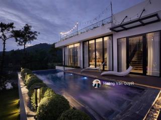 Bán biệt thự mặt hồ venus resort 250m2 sổ lâu dài 3pn full nội thất giá 13,5 tỷ.  0962 202 ***