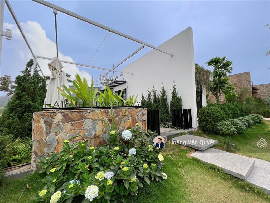 Bán biệt thự mặt hồ venus resort 250m2 sổ lâu dài 3pn full nội thất giá 13,5 tỷ.  0962 202 ***