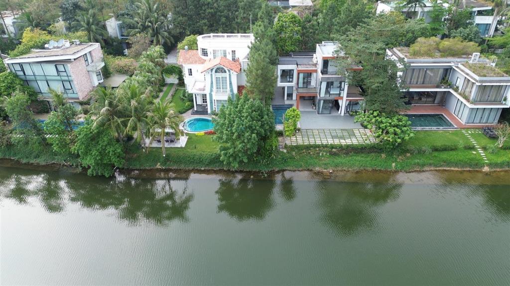 Biệt thự mặt hồ 305m2 flamingo đại lải resort sổ lâu dài sẵn nội thất giá tốt.  0962 202 ***