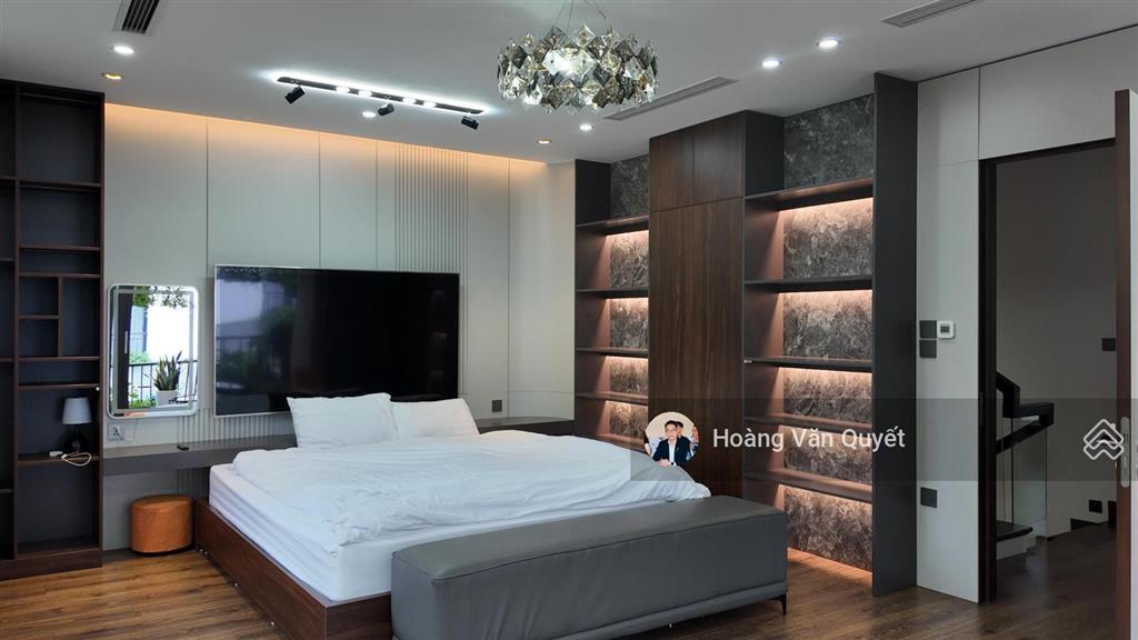 Bán biệt thự 143m2 lô góc, 5 phòng ngủ, bể bơi, full nội thất 4 tầng giá 13,x tỷ.  0962 202 ***