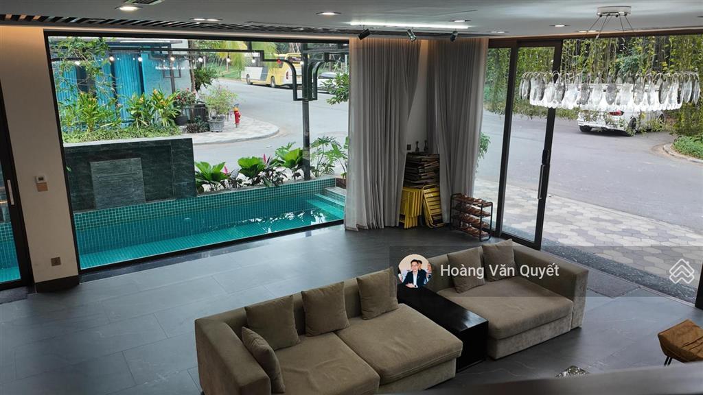 Bán biệt thự 143m2 lô góc, 5 phòng ngủ, bể bơi, full nội thất 4 tầng giá 13,x tỷ.  0962 202 ***
