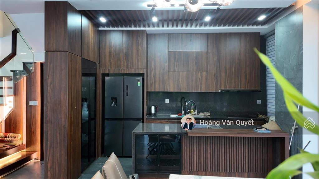 Bán biệt thự 143m2 lô góc, 5 phòng ngủ, bể bơi, full nội thất 4 tầng giá 13,x tỷ.  0962 202 ***