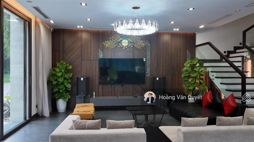 Bán biệt thự 143m2 lô góc, 5 phòng ngủ, bể bơi, full nội thất 4 tầng giá 13,x tỷ.  0962 202 ***