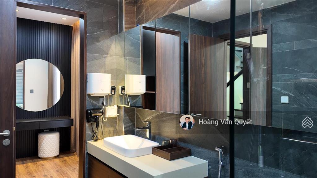 Bán biệt thự 143m2 lô góc, 5 phòng ngủ, bể bơi, full nội thất 4 tầng giá 13,x tỷ.  0962 202 ***