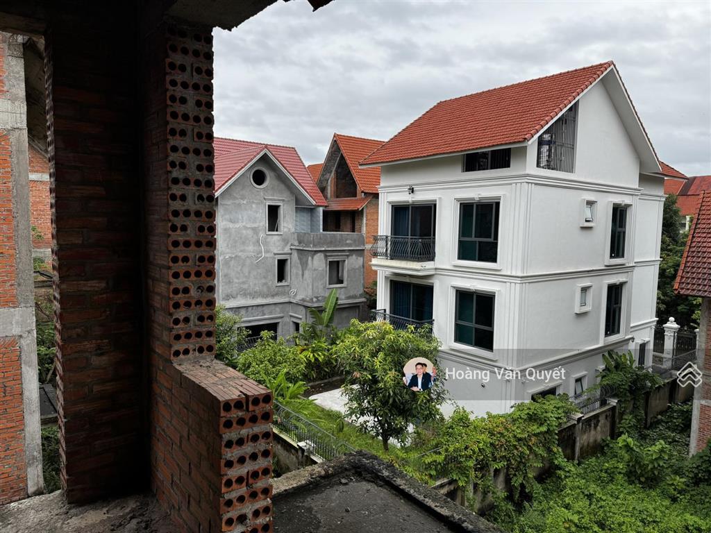 Bán biệt thự view công viên vinaconex2 382m2 hướng nam đường 11.5m sẵn sổ giá 60tr/m2. 0962 202 ***