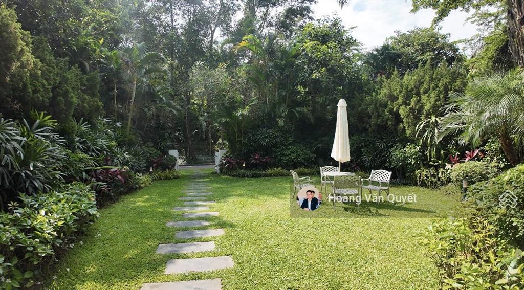Bán biệt thự flamingo đại lải 242m2 sổ lâu dài vườn rộng đẹp, nội thất mới 13,5 tỷ.  0962 202 ***