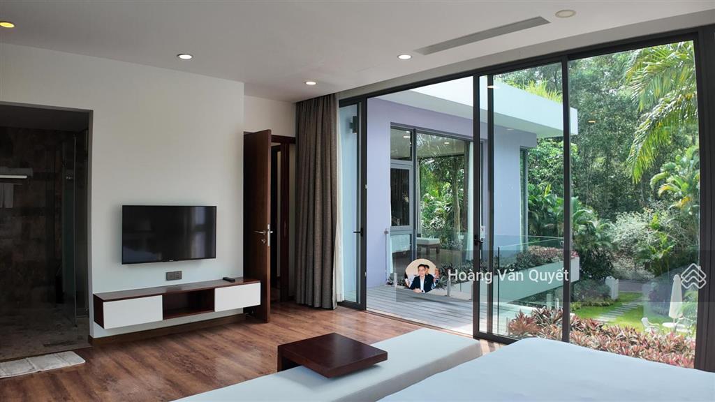 Bán biệt thự flamingo đại lải 242m2 sổ lâu dài vườn rộng đẹp, nội thất mới 13,5 tỷ.  0962 202 ***