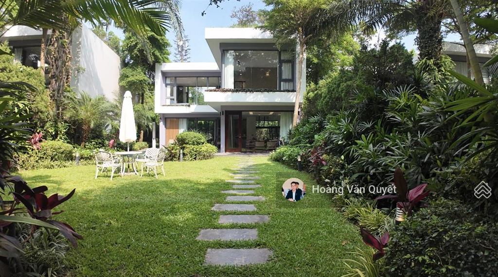 Bán biệt thự flamingo đại lải 242m2 sổ lâu dài vườn rộng đẹp, nội thất mới 13,5 tỷ.  0962 202 ***