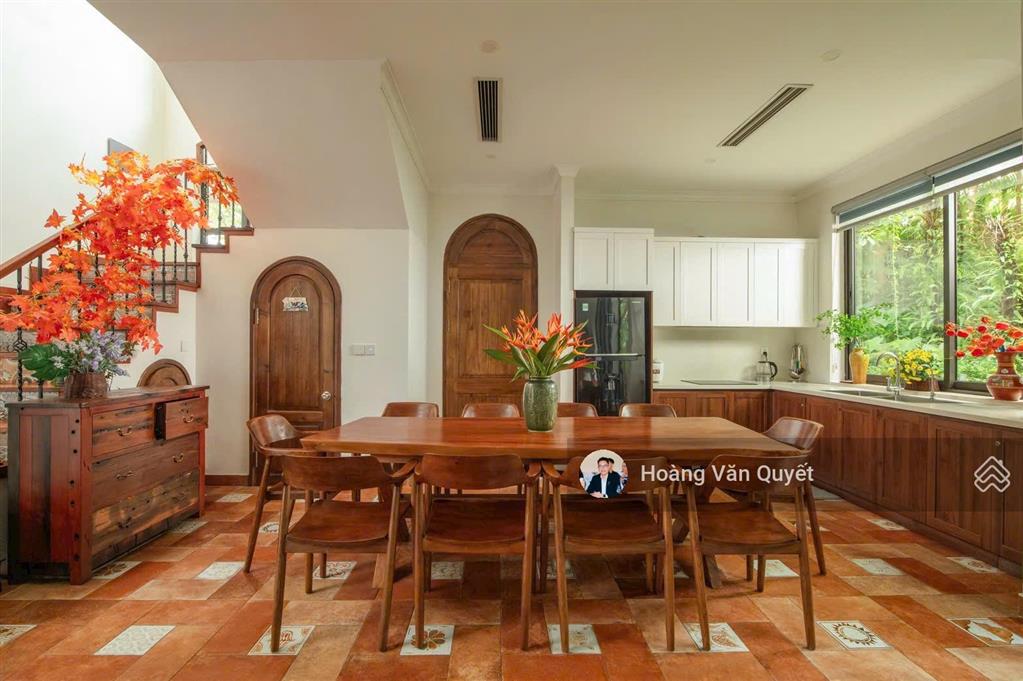 Bán biệt thự 180m2 venus resort 4 ngủ nội thất mới đẹp,cho thuê tốt tỷ lệ lấp đầy cao. 0962 202 ***