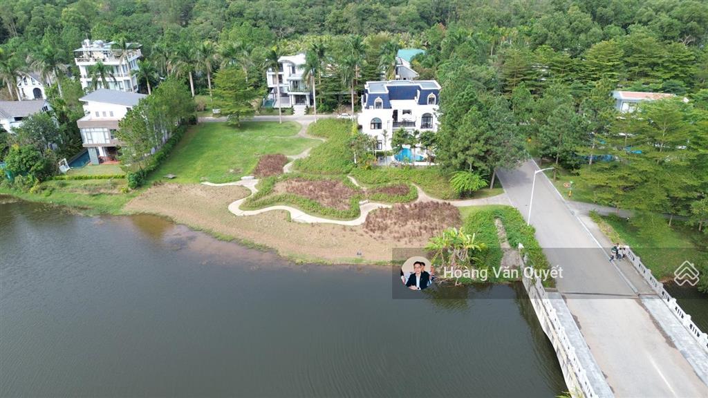 Bán dinh thự 450m2 flamingo đại lải resort mặt hồ 8 ngủ, sổ lâu dài, giá siêu tốt.  0962 202 ***