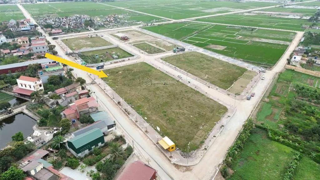 Gấp!!!! đất vuông góc, sổ đỏ chính chủ