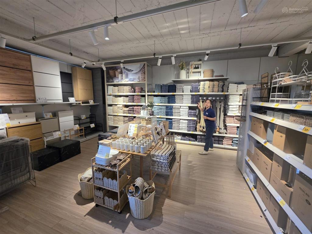 Bán căn shophouse a10 ô 47 mặt đường lê trọng tấn