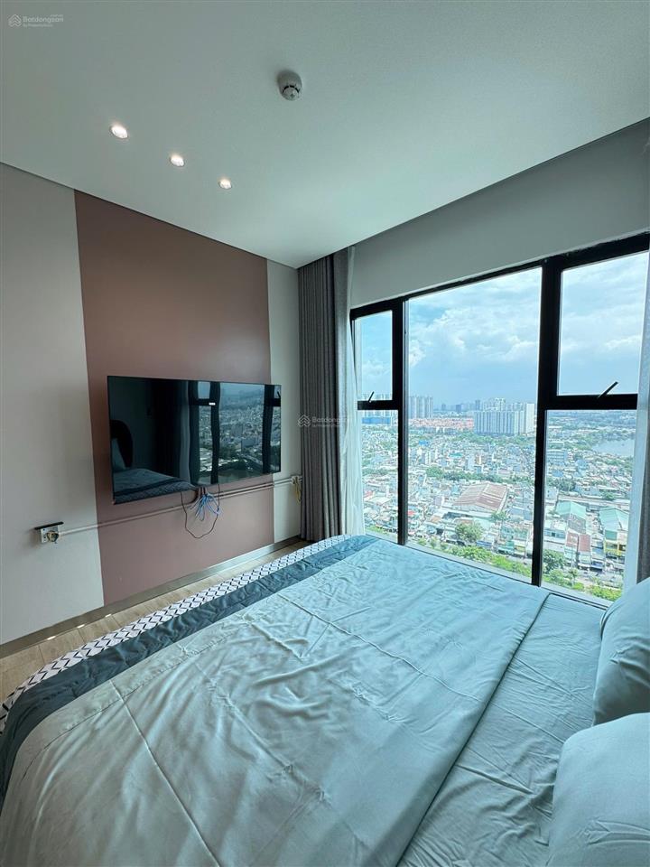 Cho thuê penthouse de la sol, 150 triệu, 430m2, 4pn, 6wc tại quận 4, tp. hcm