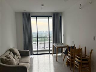 Cho thuê căn 2pn 2wc 70m² tầng cao view thoáng nội thất có sẵn rèm, tủ lạnh, bàn ăn, sofa, giường