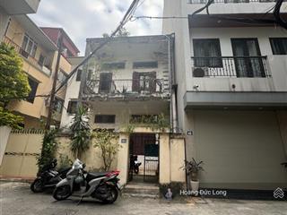 Hoàng quốc việt, cầu giấy. bán đất tặng nhà 2 tầng cũ, 130m2, sổ đỏ chuẩn, giá 19.5 tỷ